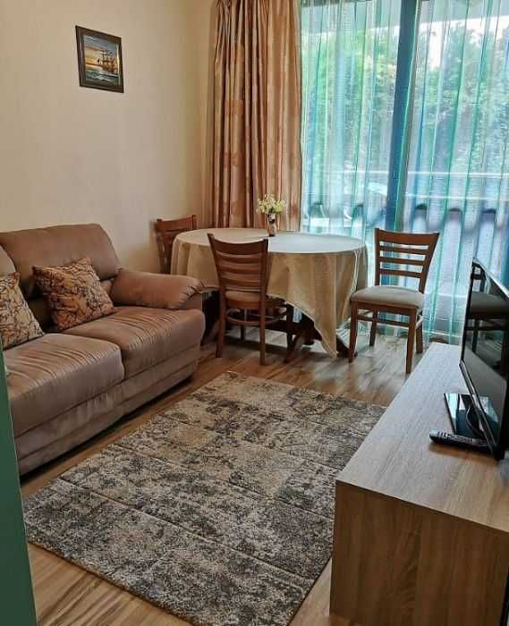 Дава се под наем Тристаен апартамент в София, Борово - 106 кв.м за 612 € - Снимка #2