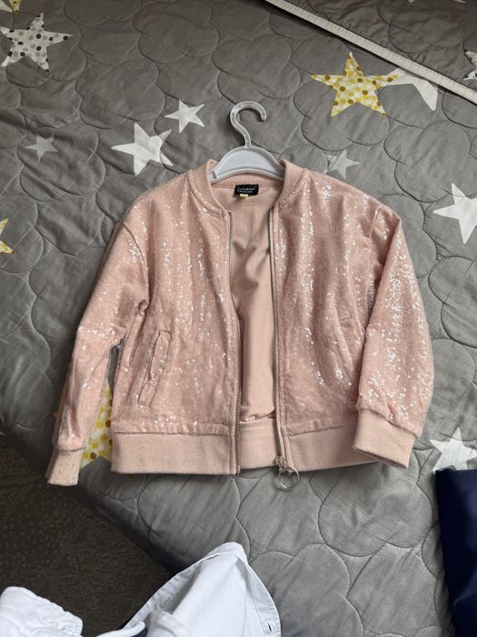 Продам вещи для девочки 4-6 лет,по 1000 тенге