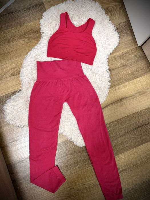 Спортен дамски сет в цвят фуксия