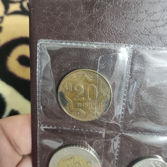Продам юбилейный монеты