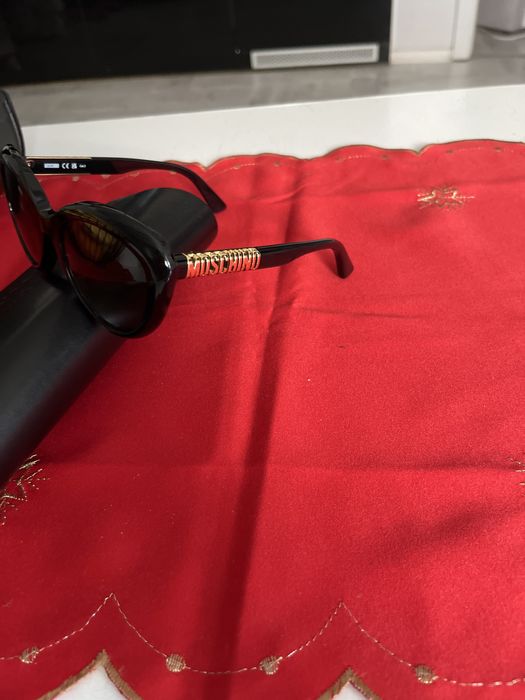 Слънчеви очила Moschino