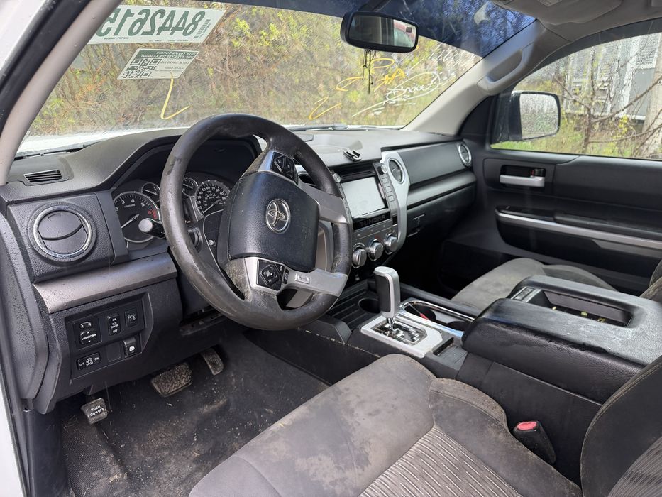 TOYOTA TUNDRA SR5 на части