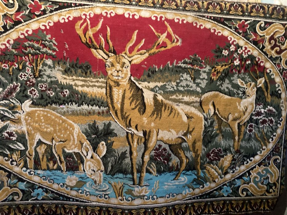 Carpeta cu cerbi, model antic si vecchi