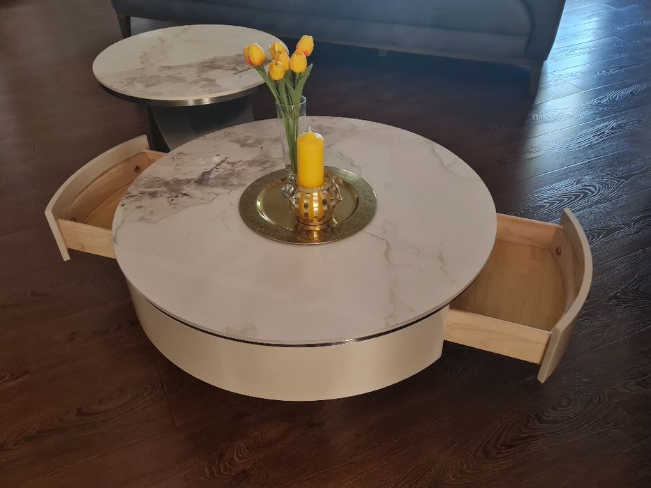 Продаётся комплект мягкой мебели из 6 предметов.