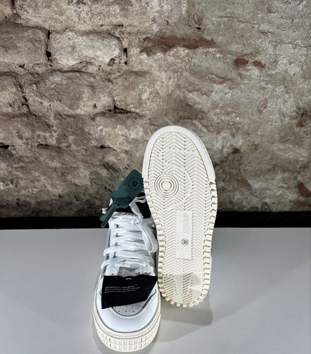 Off-white cort..