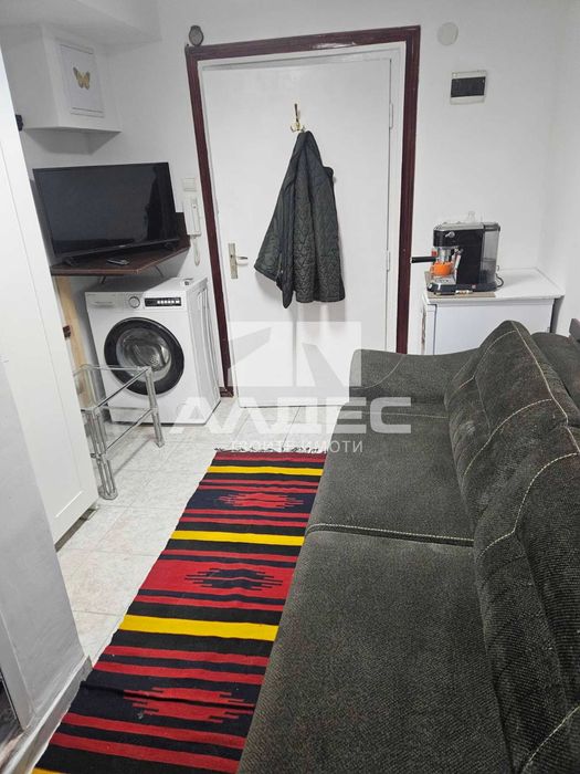 Дава се под наем Едностаен апартамент в София, Изток - 20 кв.м за 498.27 € - Снимка #1