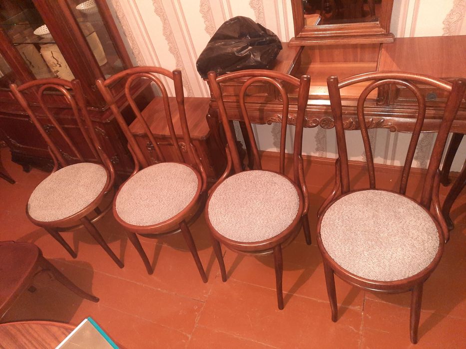 .. Парочка антикварных кровати