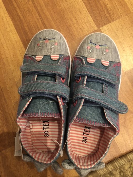 Продам детские кеды. новые