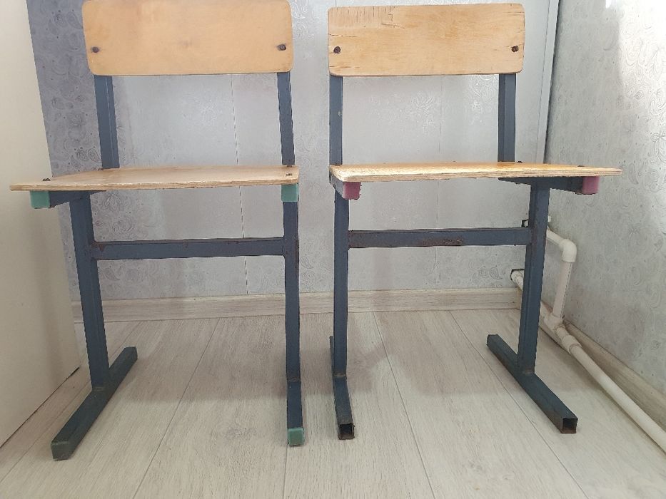 Продам стулья школьные