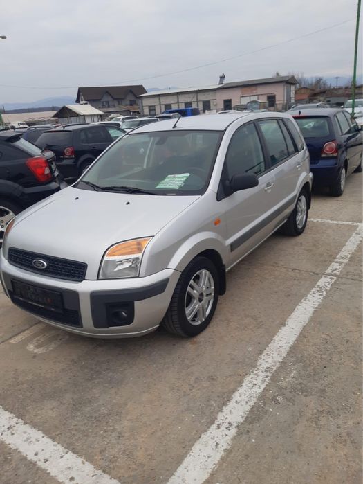 Ford Fusion 1.4 benzină, 2007 – pentru dezmembrări, poate fi reparata.