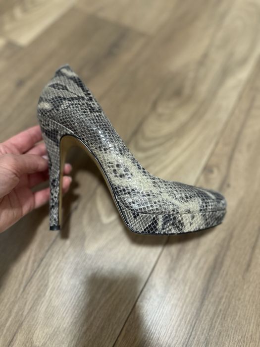 Michael Kors елегантни обувки на ток 38 номер