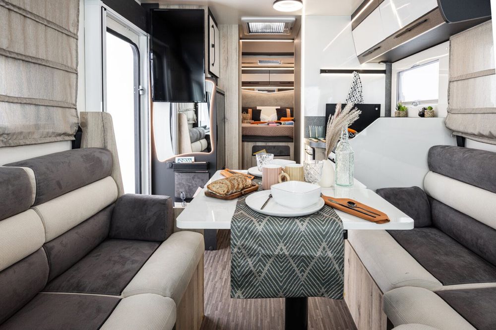 Autorulota Integrată  ELNAGH MAGNUM 582, model 2025-2026