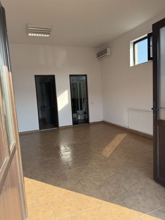 DE VÂNZARE – Spațiu de depozitare 160+ mp | Teren 950 mp | Bujoreni – Strada Armoniei