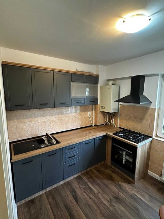 Inchiriez apartament