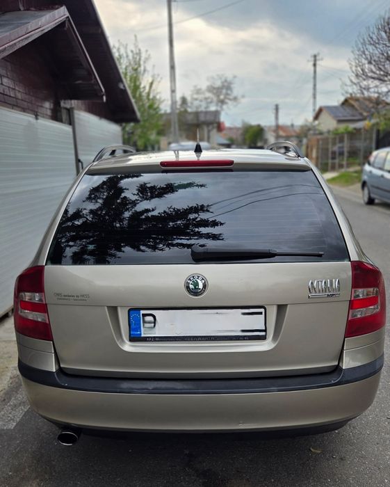 Skoda Octavia 1,6 MPI, vopsea originala fără rugina, superba