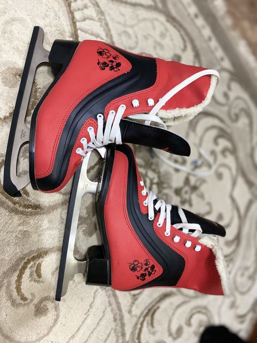 Продам коньки фигурные