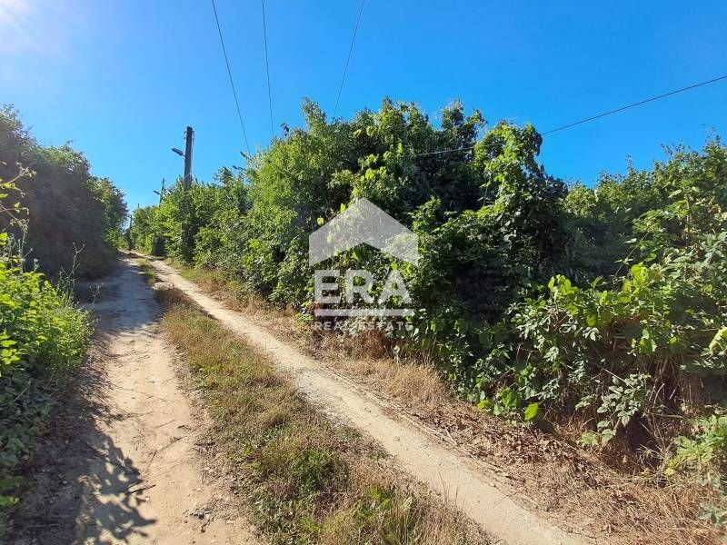 Ексклузивен, урегулиран поземлен имот за продажба, с вода, в м-т Боров