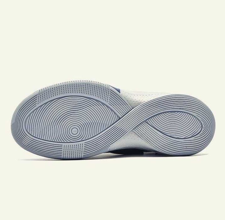 Кроссовки новые, р. 43-44