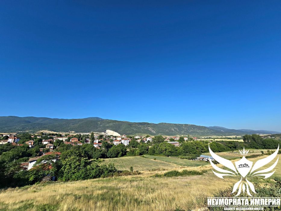 Продавам земя с площ от 3401кв.м. в село Мулдава вилна зона