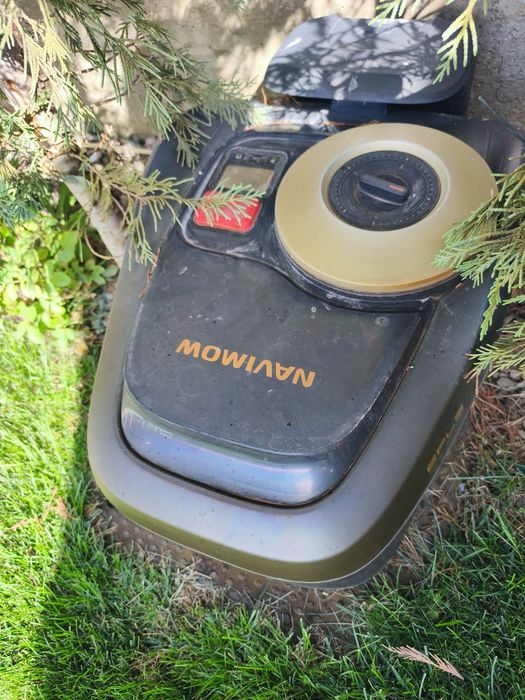 Robot tuns iarba tăiat gazon Segway Navimow  i108