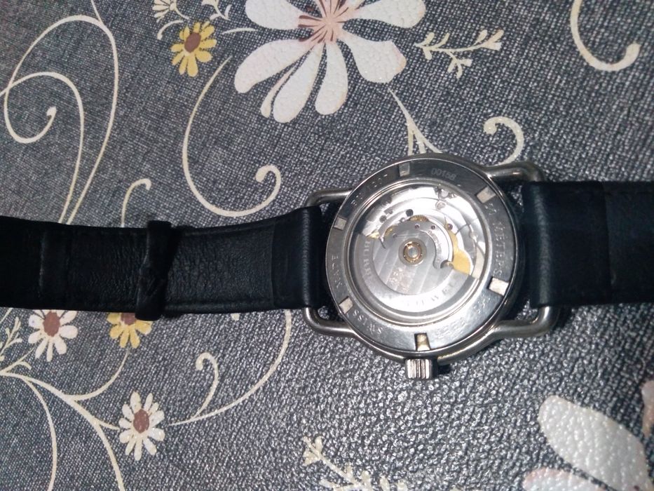 Наручные часы швецарский