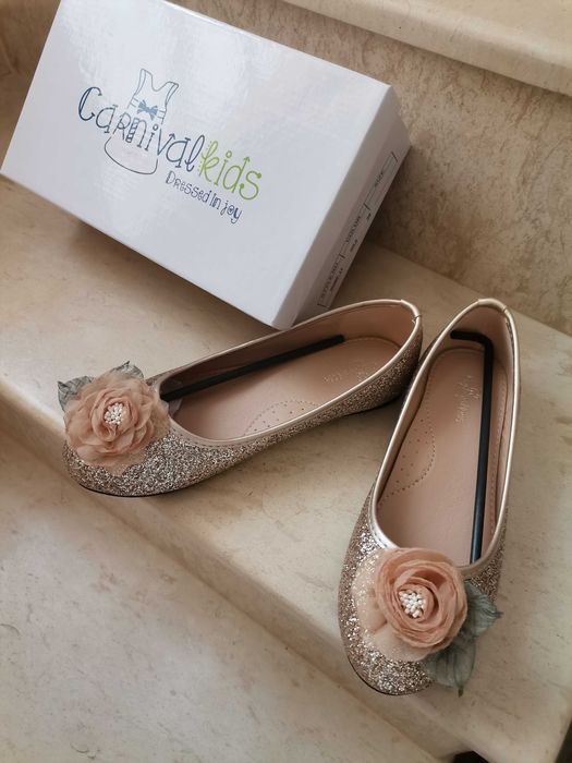 Детски официални обувки в златист цвят, размер 36,тип "балерина"