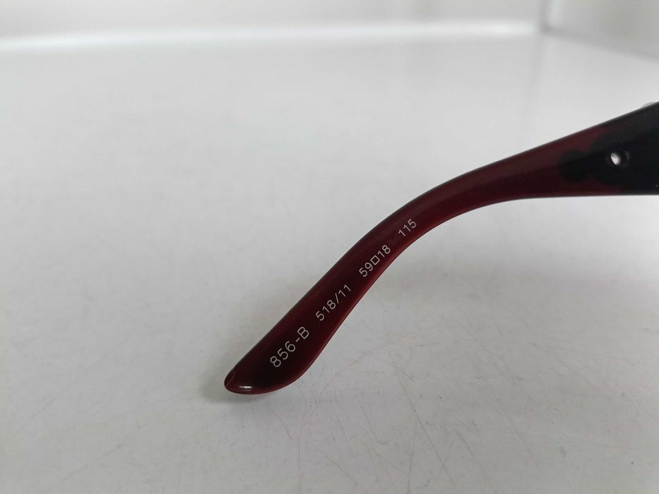 Bvlgari, серия  "Flower"  в цвят бордо. Дръжките са богато украсени с цветя, инкрустирани с розови кристали Swarovski