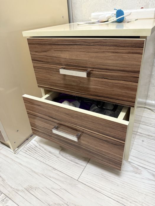 Продаётся тумба. Недорого.