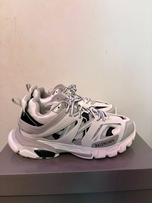 Balenciaga track