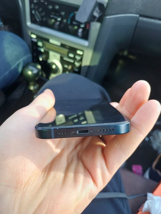 Айфон 13 идеальном состоянии