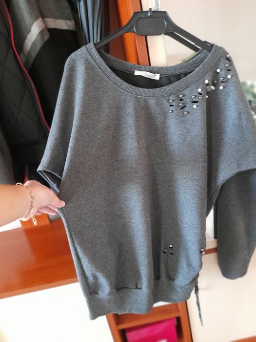 Блуза с дълъг ръкав и ефектен дизайн