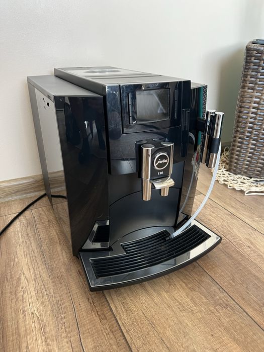 Jura e 80 кафемашина