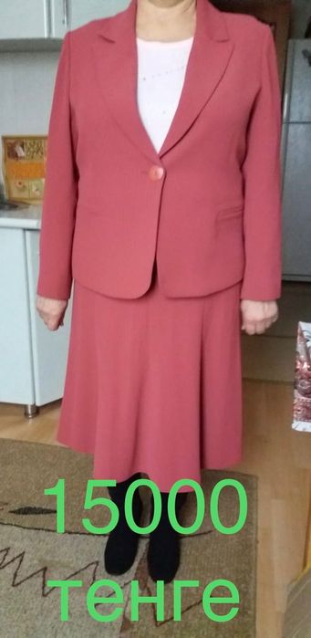 Продаю платья,педжаки