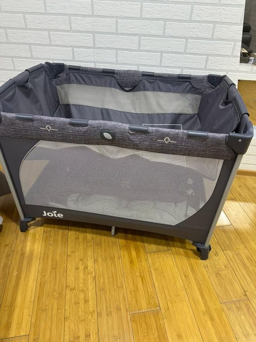 Продам детский столик для кормления и манеж