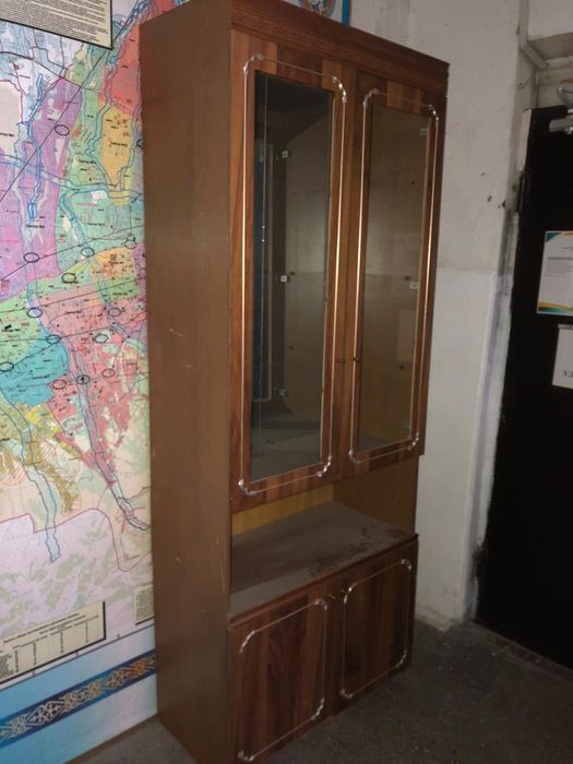 Шкаф для гостиной б/у