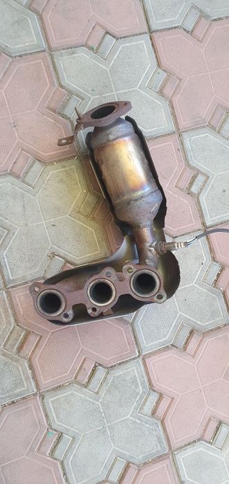 Катализаторы на лексус Rx 300,330.