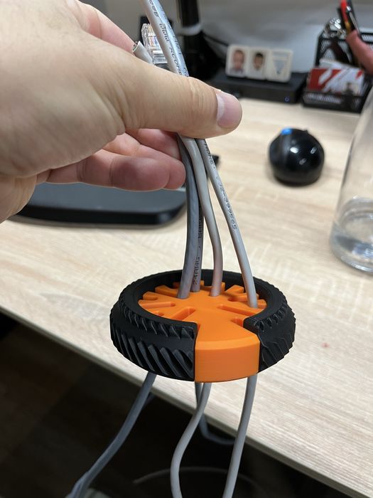 Гребен за подреждане на кабели