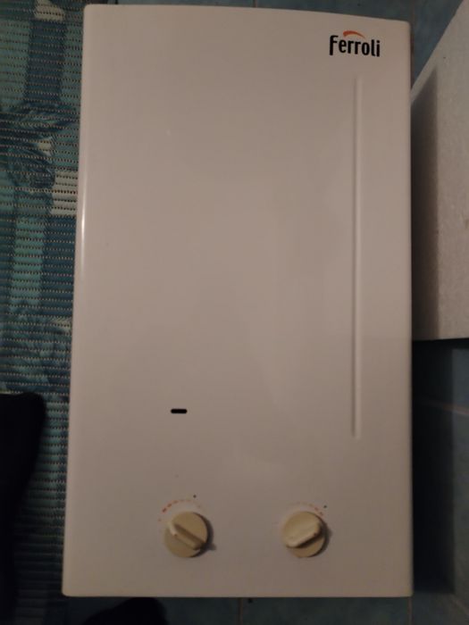 Instant pe gaz ferolli