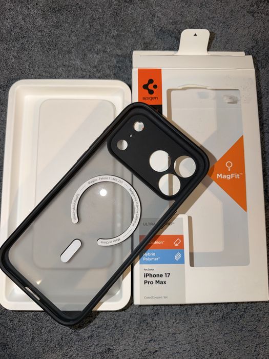 Кейс Spigen за iPhone 17 PRO MAX