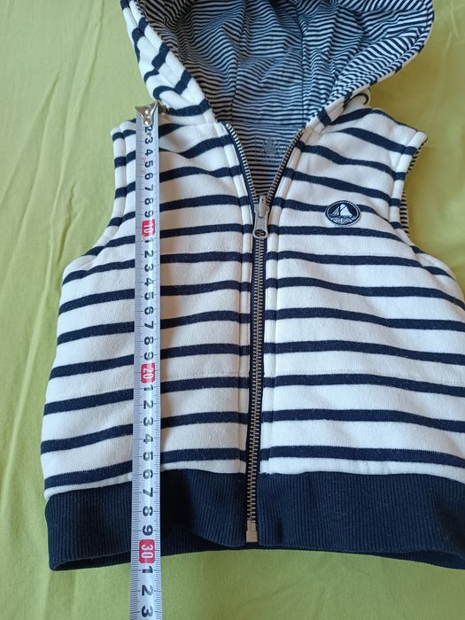 Бебешко дебело ,ватирано елече,размер 18-24 месеца