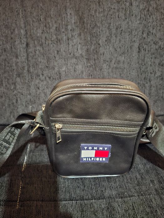 Borseta- Tommy Hilfiger