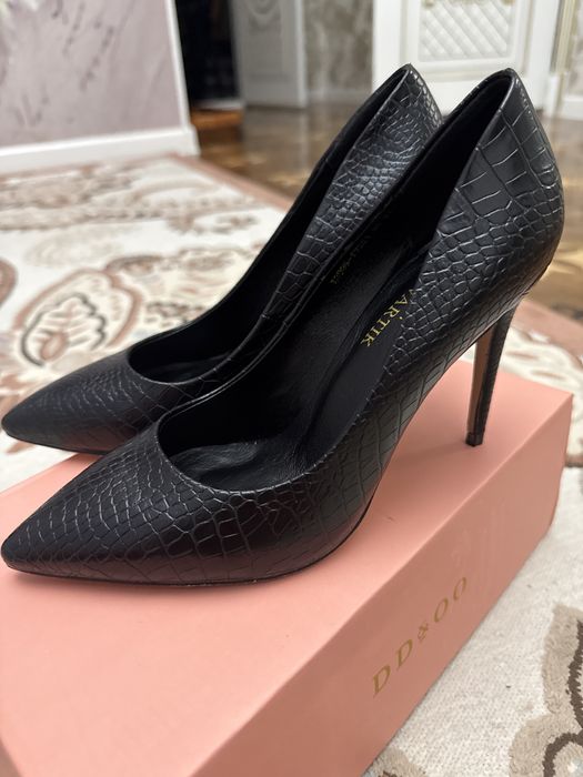 Черный каблук 36 размера