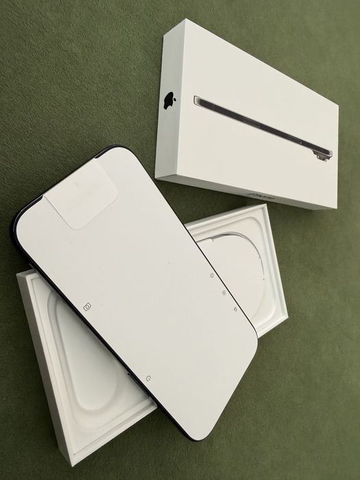 Vand iPhone 17 Air, ca nou,  neverlocked, 256 Gb, 100% baterie.