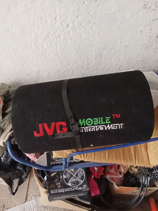 Продам сабвуфер ,рабочий нормально  качает