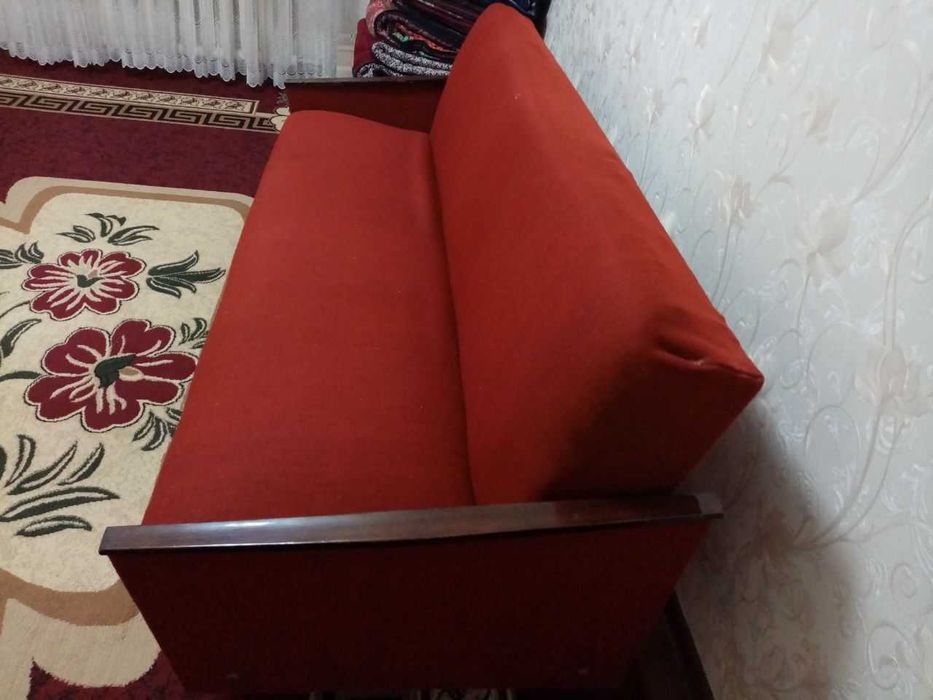 Ётоқхона учун мебель тўплами ва диван. Бепул.