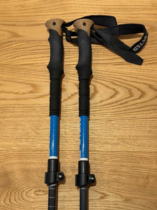 Bețe Trekking Silva 4S Carbon Ultra-Ușoare, Compacte, 4 Secțiuni