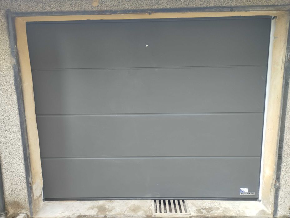 Немски гаражни секционни врати Хьорман