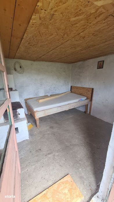 Casă de vânzare în comuna Mălureni, sat Mălureni, județ Argeș.