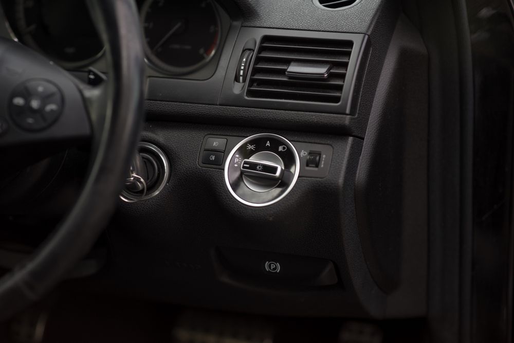 Dezmembrez Mercedes C220CDI C200CDI C250CDI W204 pachet AMG bara fata bara spate usa capota aripa dreapta stanga punte jug armatura tragger ochelar fa