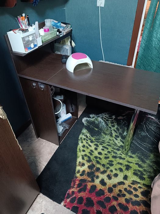Стол маникюрный новый